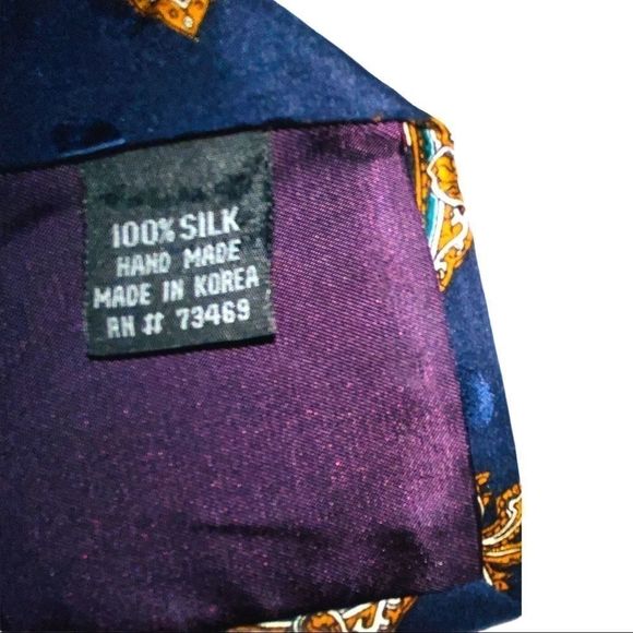 Silk Mickey Mouse blue tie - Picture 4 of 6